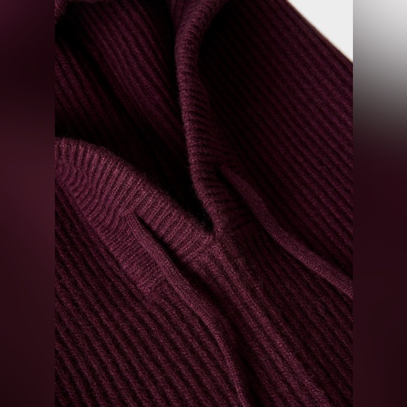 Sunday Best Rib Hood - Picture 3 of 4